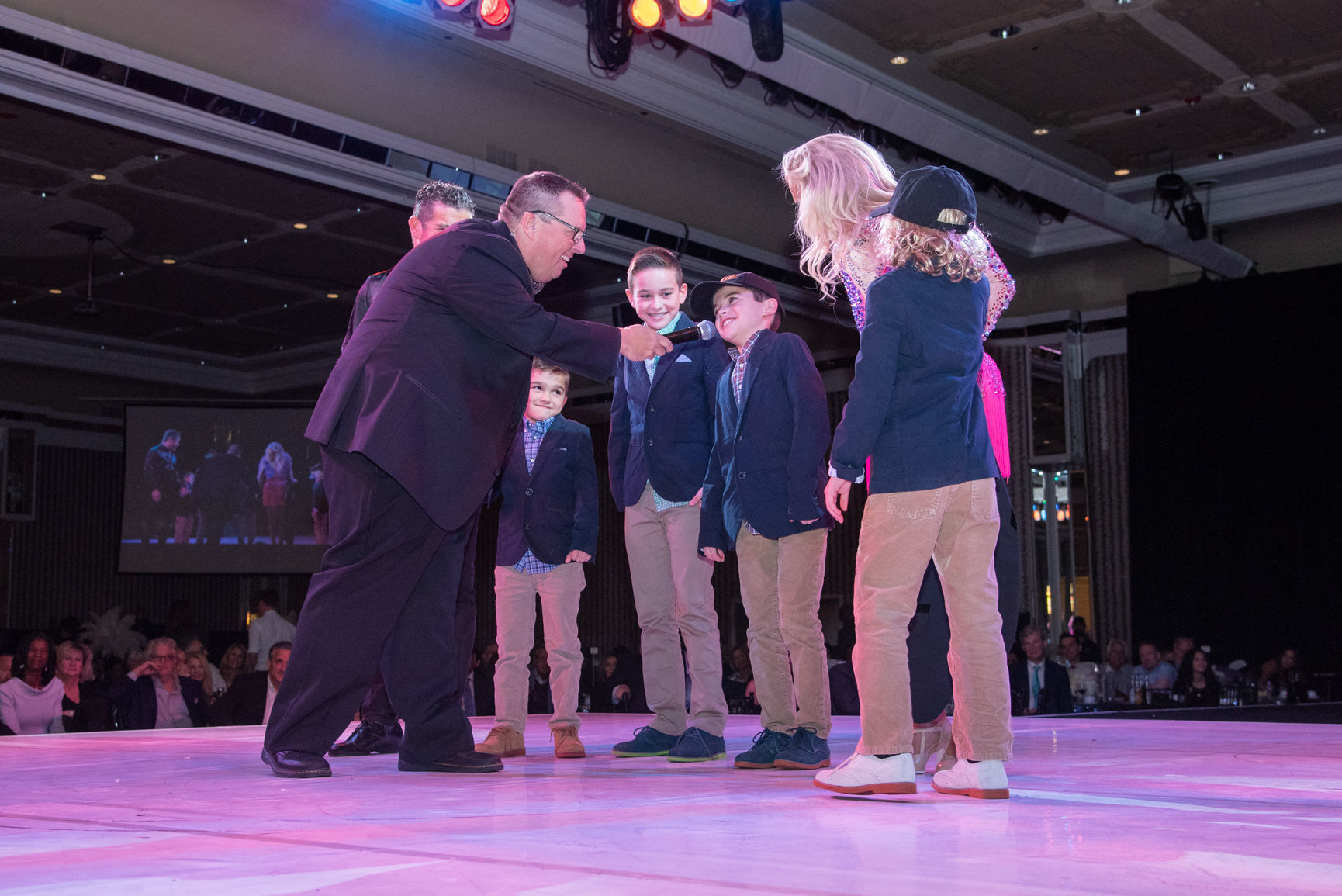 110318_acw_dancinggallery-582.jpg